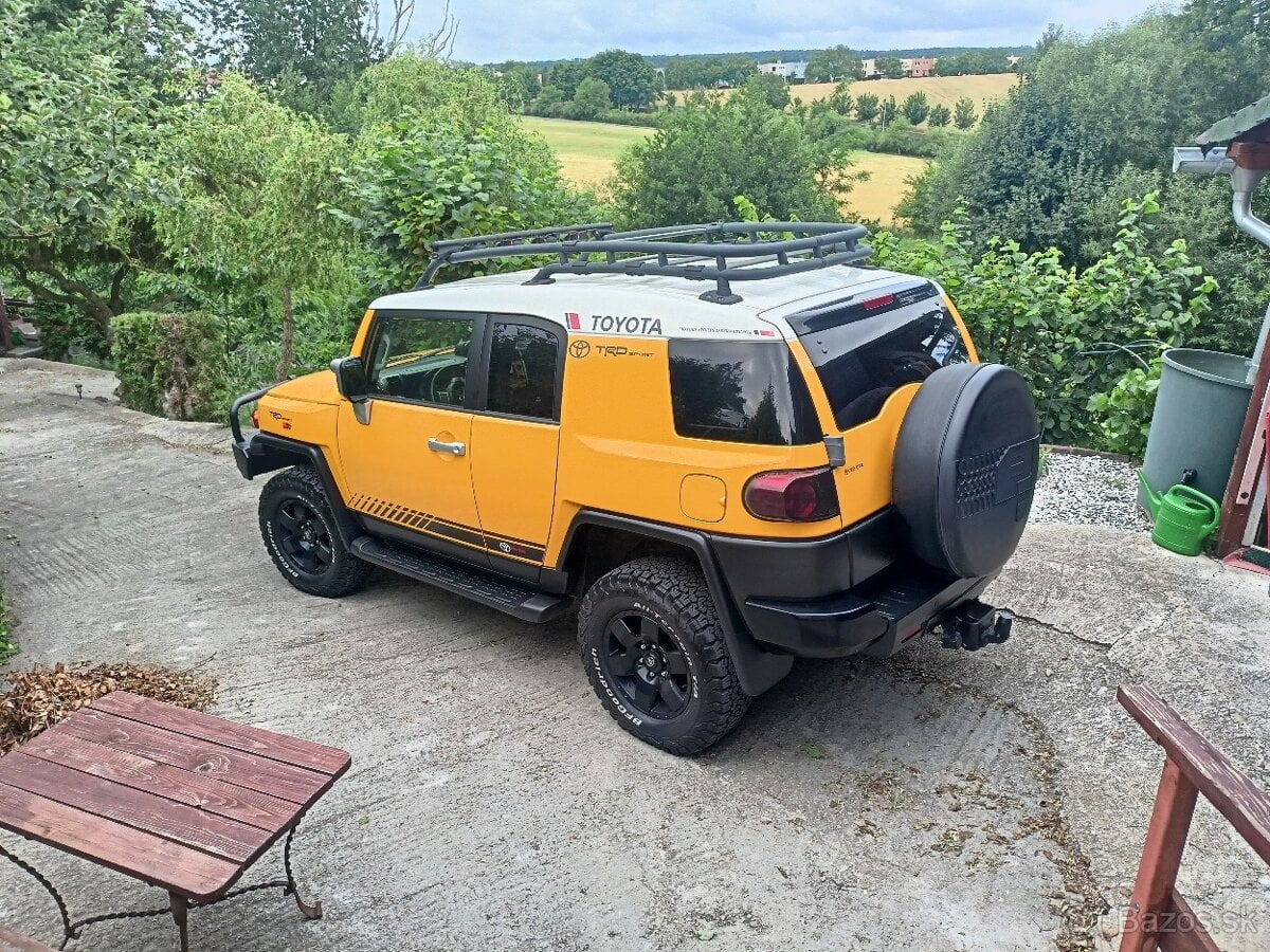 TOYOTA FJ LAND CRUISER 4,0 V6 4x4 LPG 110 000 KM 1 Majitel
