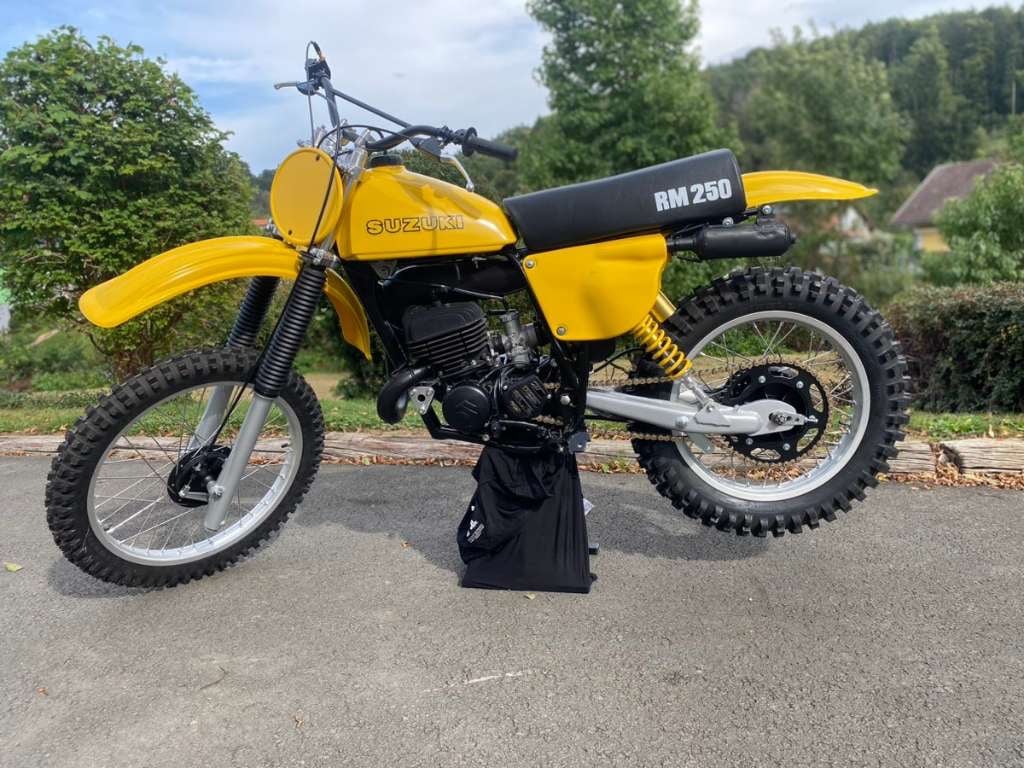Predám SUZUKI RM 250 1976