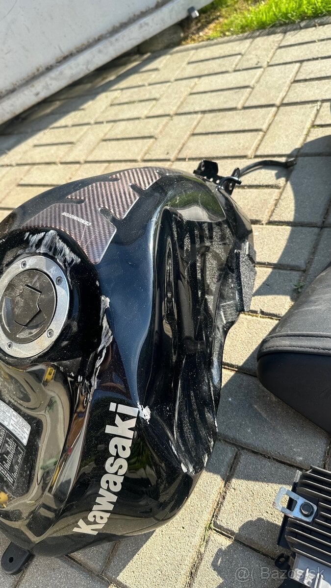 Nádrž Kawasaki zx6r 2011
