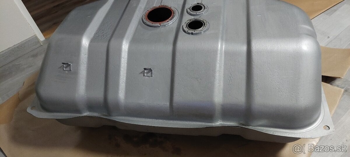 Nádrže na Toyota Land Cruiser 90/95