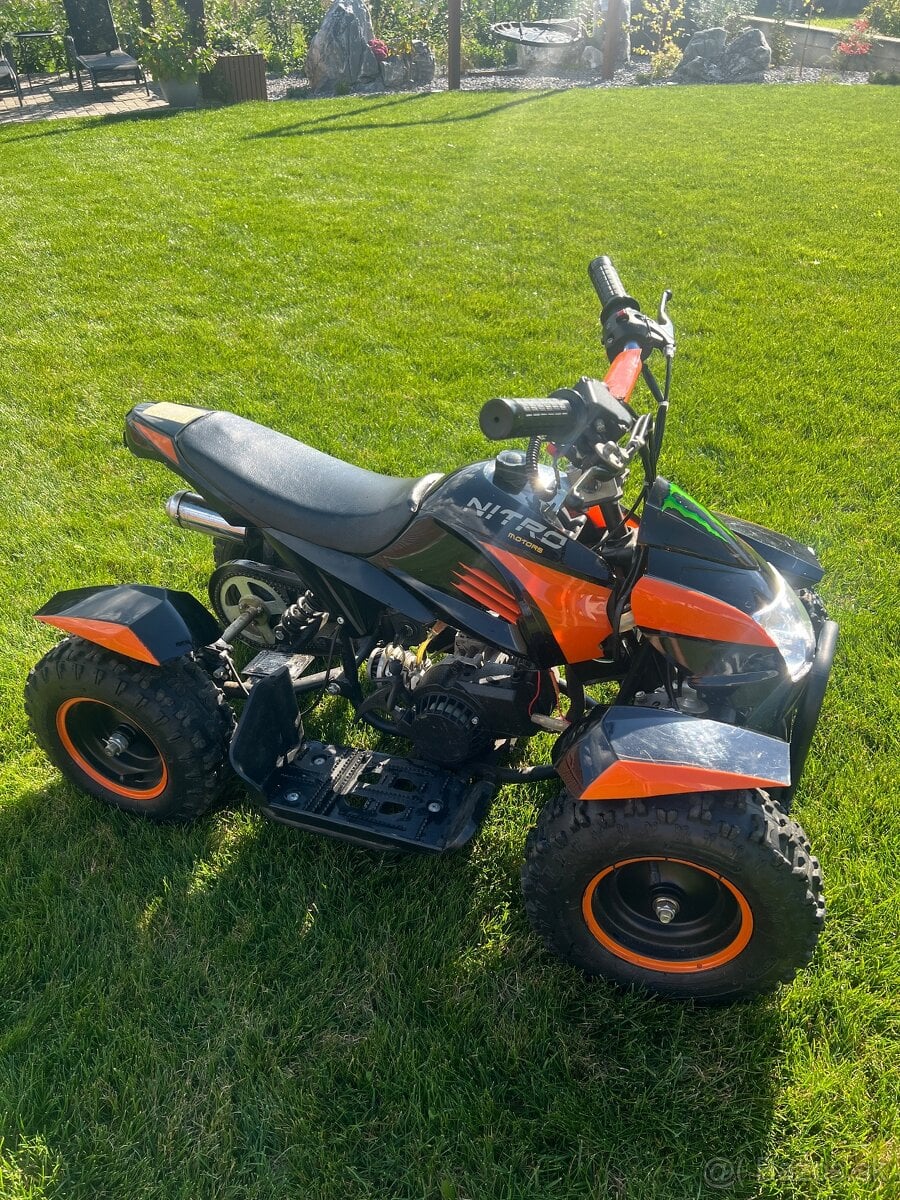 Detská benzínová štvorkolka