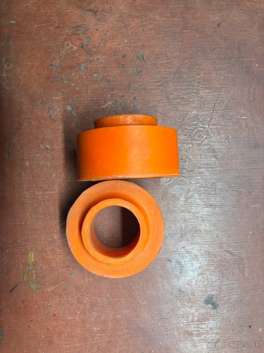 Podložky nad pružiny jeep cherokee xj