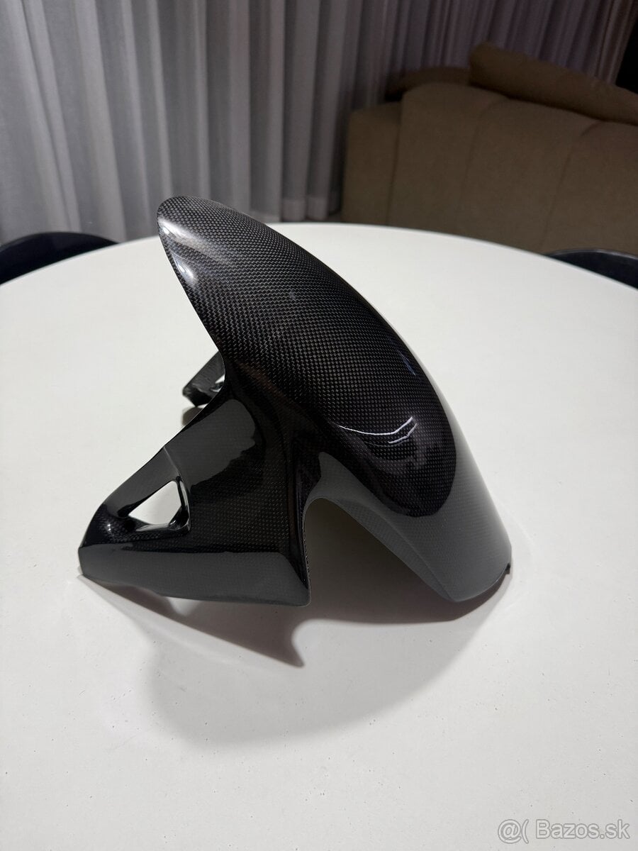 NOVÝ Karbónový blatník na Ducati Panigale V4S