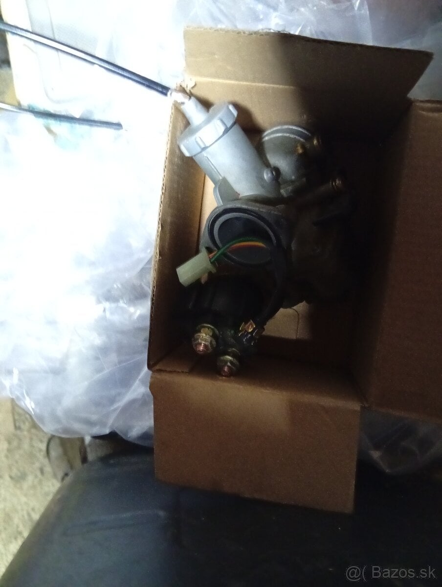Predám karburátor PZ30 funkčný a aj relé štartera funkčné