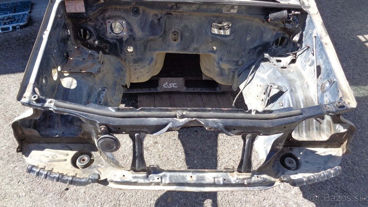 Suzuki Jimny diely karoserie Komplet predok