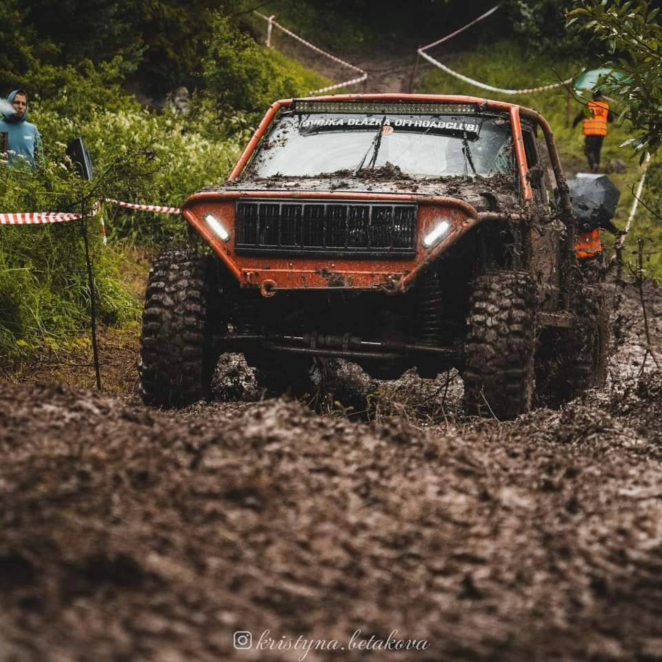 Predám offroad špeciál (turbo jeep)