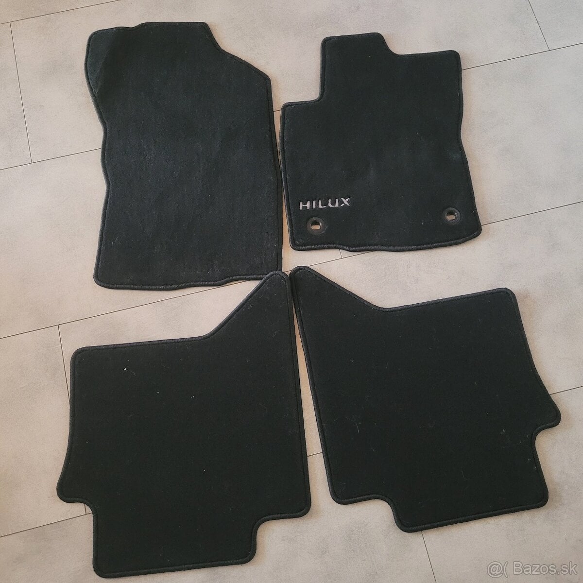 Nové velúrové koberce toyota hilux
