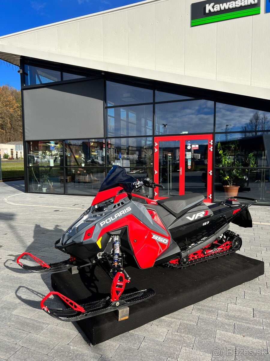 Snežný skúter Polaris Indy VR1 850