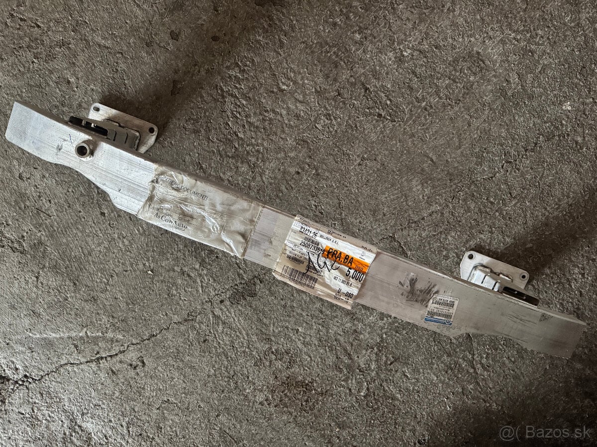 jeep cherokee zadna vystuha naraznika