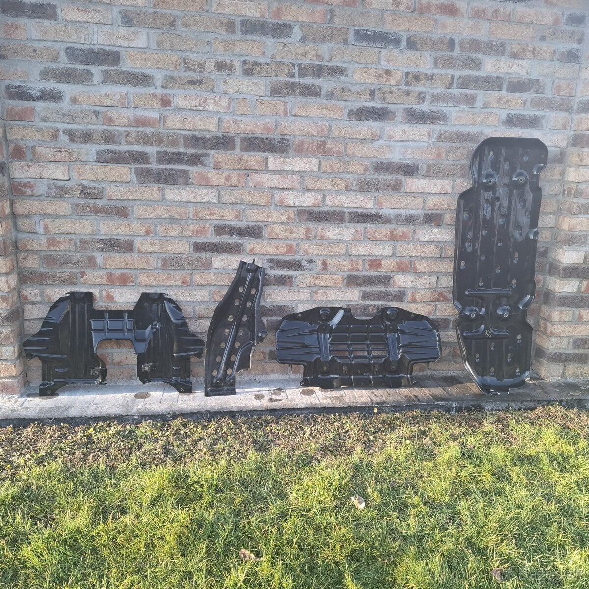 Original kryt podvozku Toyota Hilux 2025