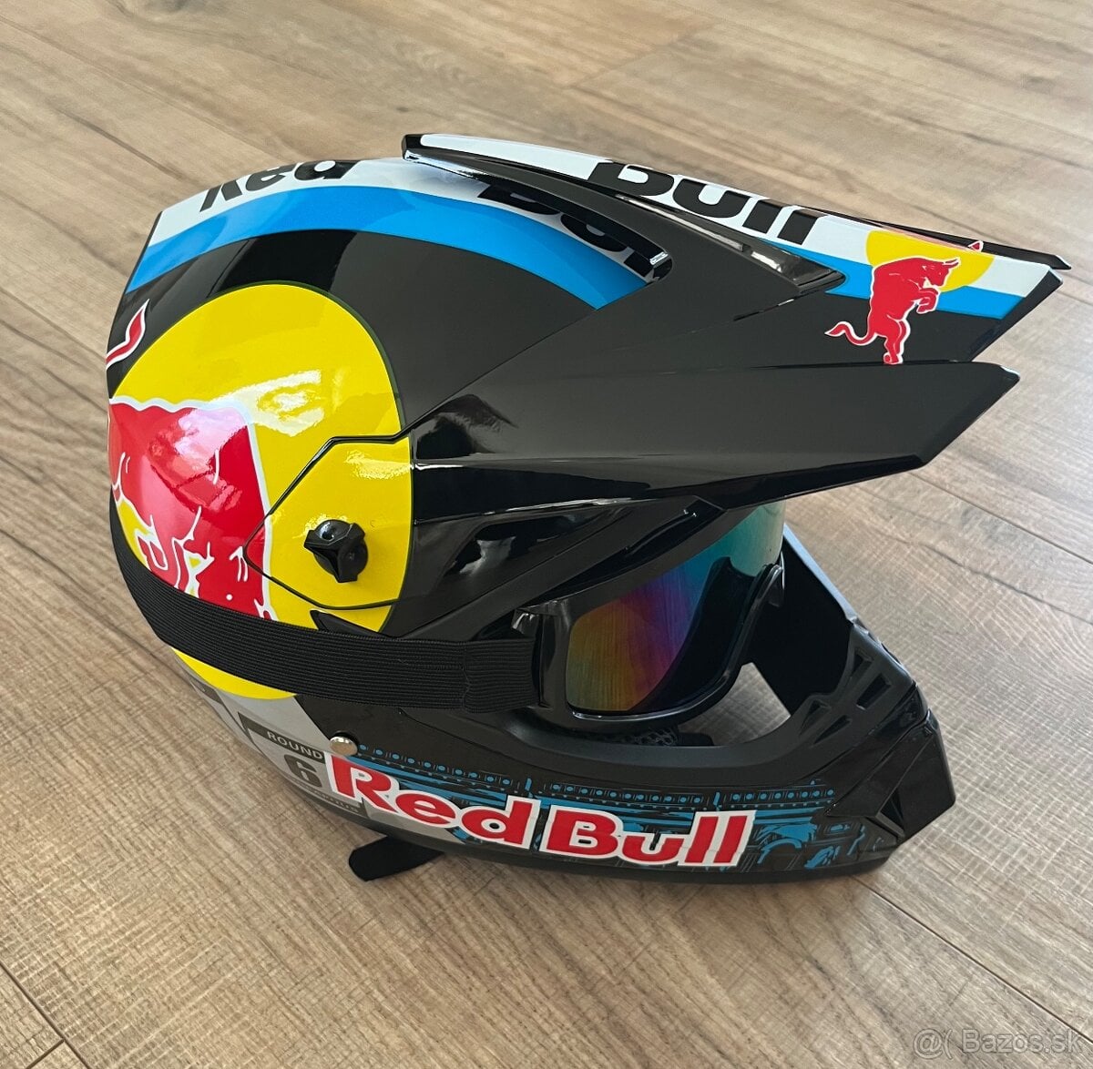Redbull prilba na štvorkolku/motocross