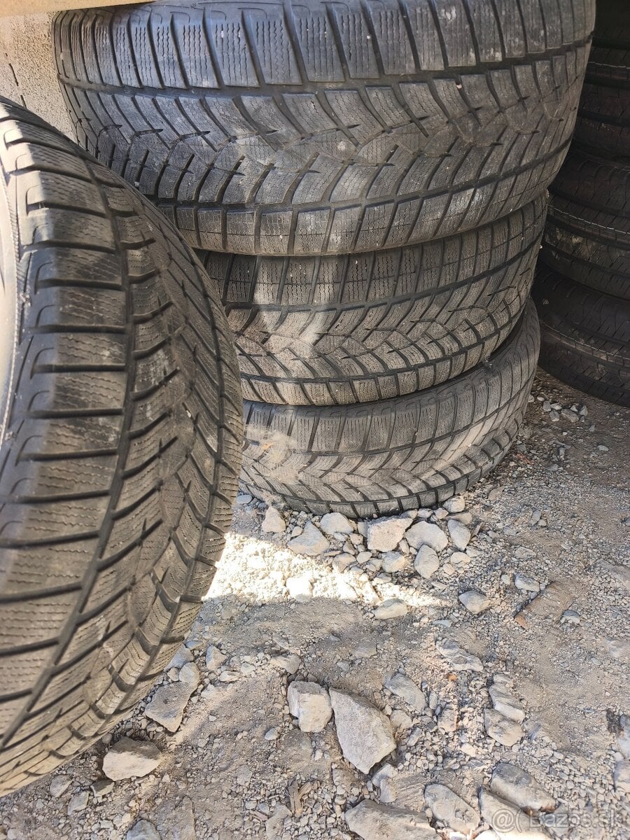 255/55 r18 zimné pneumatiky GOOD YEAR na SUV