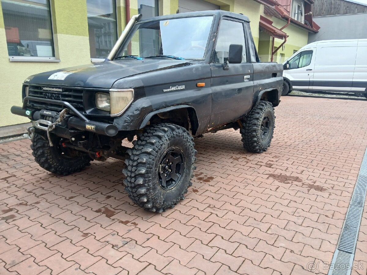 Toyota land cruiser lj70