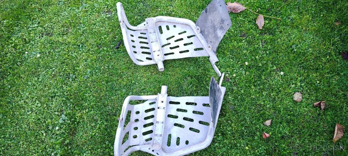 Can am renegade naslapy