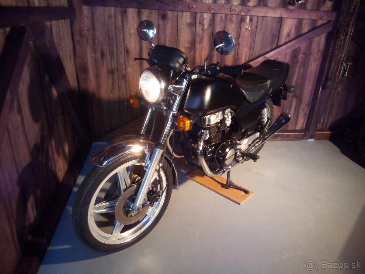 Honda CB 400 - Díly
