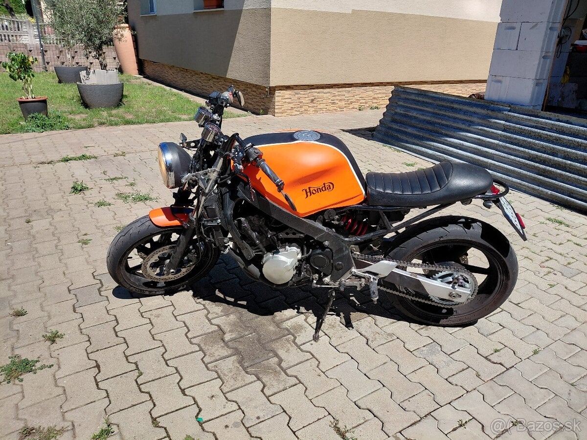 Cafe Racer