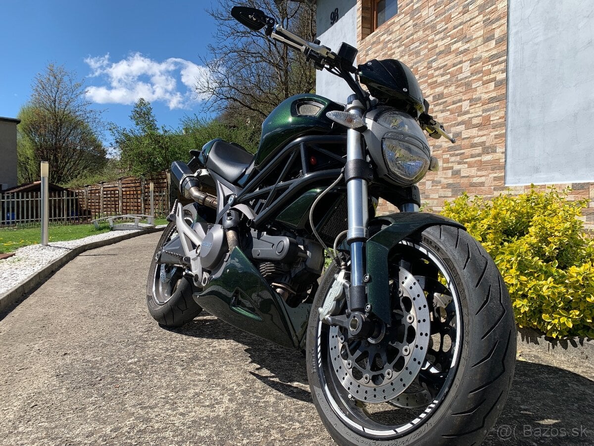 Ducati Monster 696