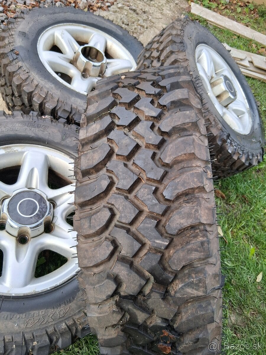 Pneumatiky 235/70 R16 +disky