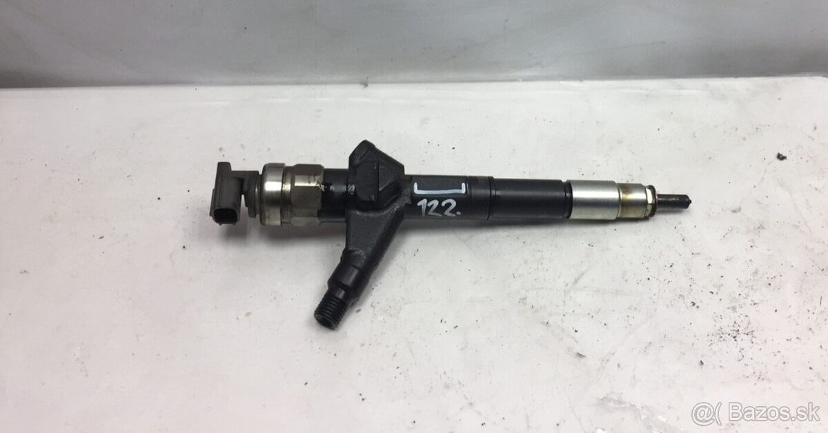 Tryska Nissan Navara D40 2.5 DCI 16600EB300 16600-EB300