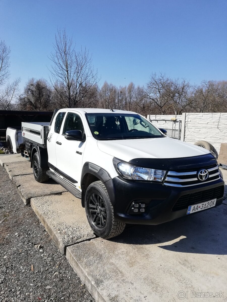 Toyota Hilux 2.4 GD-6 110kw MT/6- vyklapač S1