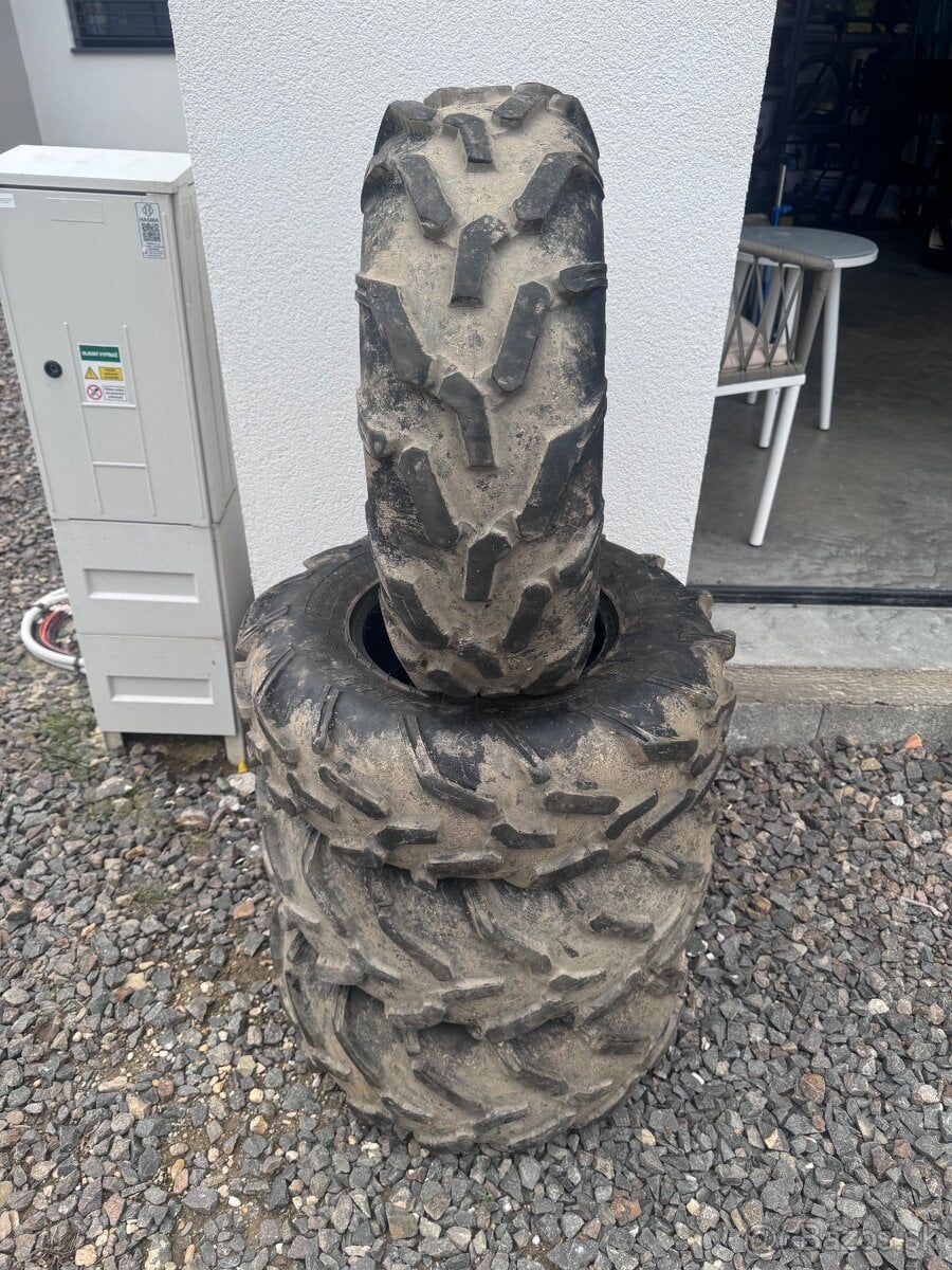 Pneumatiky Carlisle R12