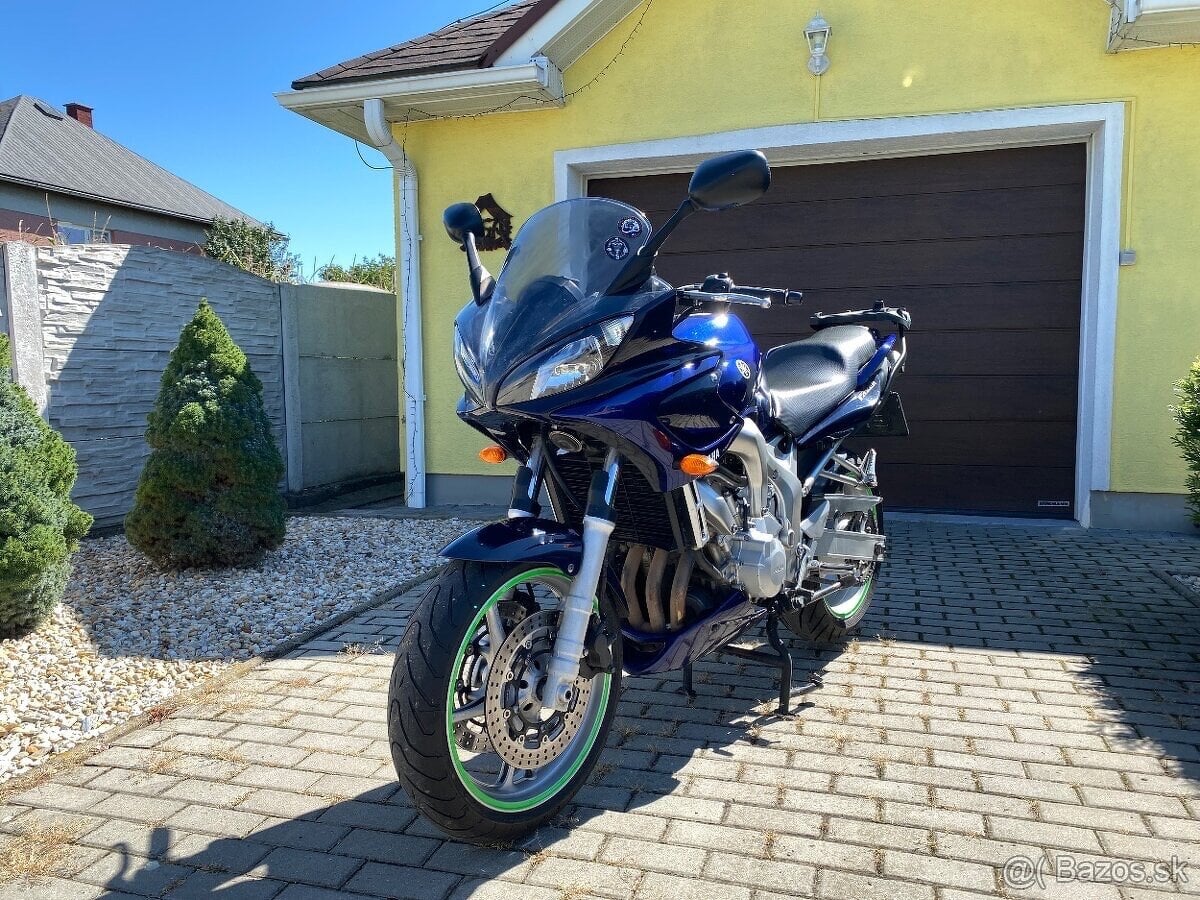 YAMAHA FZ6 FAZER 600 2004