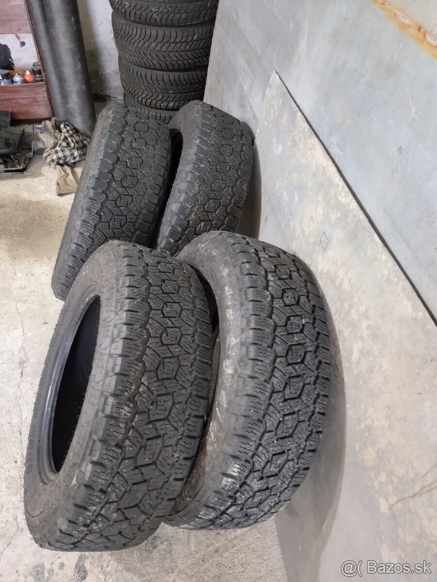 235/65 R17 108H Toyo open country A/T