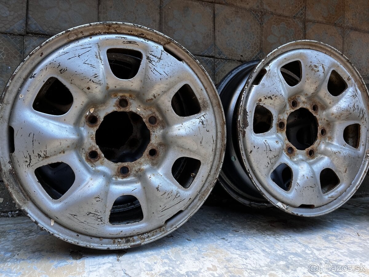 Toyota Hilux Disky R16