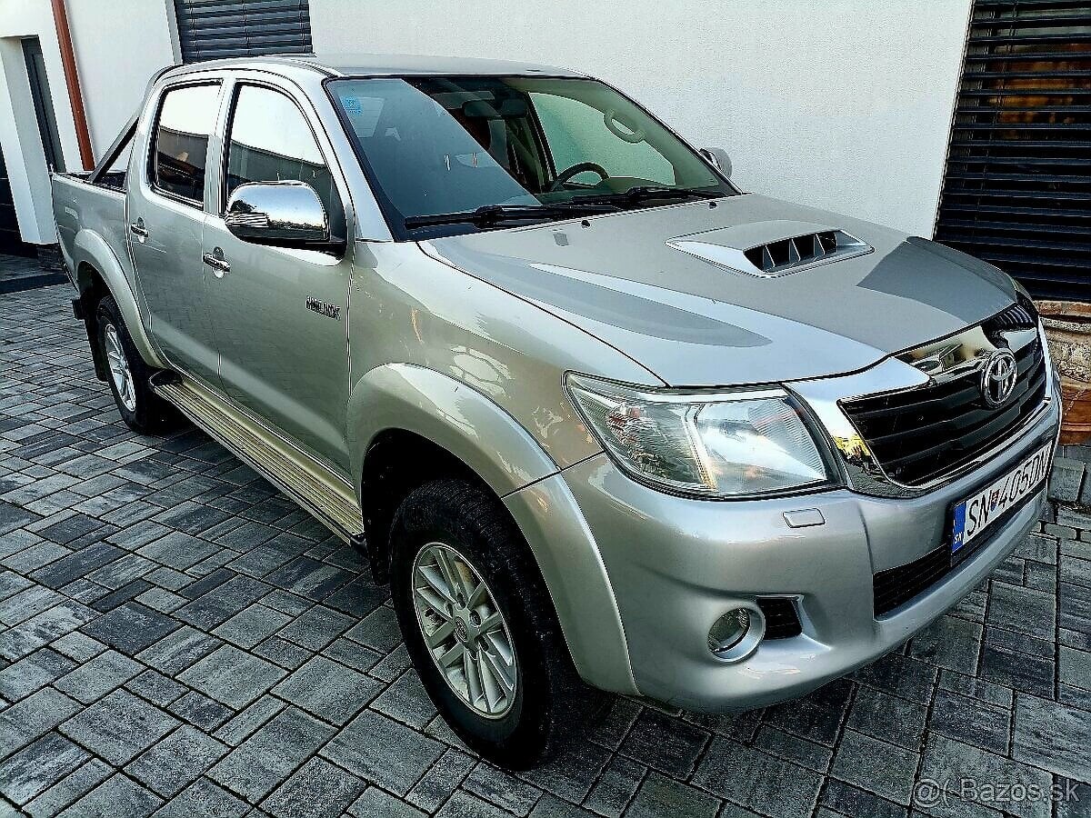 TOYOTA HILUX 2.5DI-D - PREDAJ AJ NA SPLÁTKY
