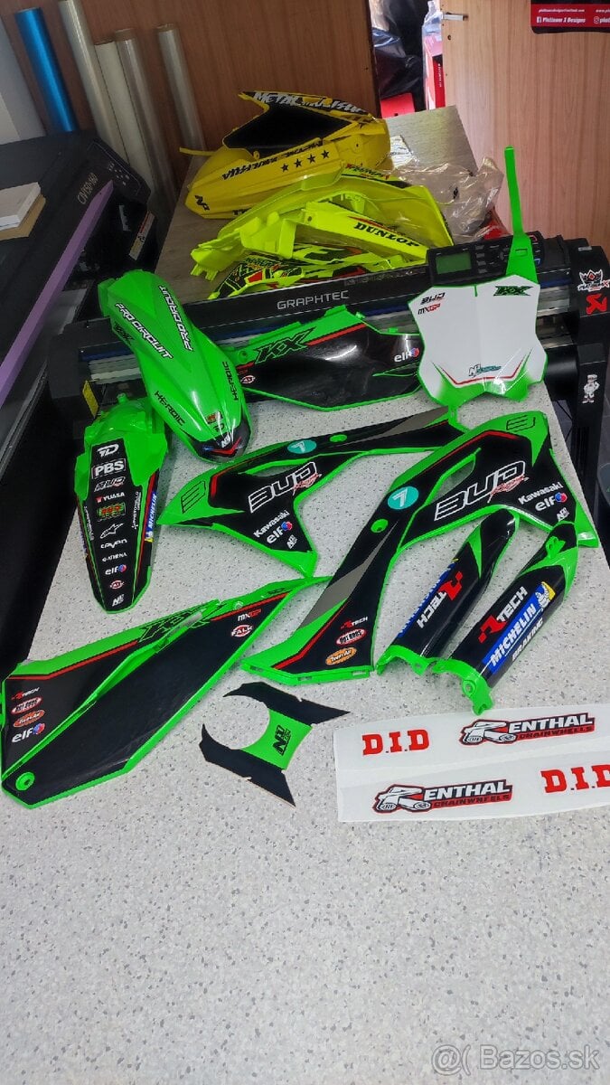 Plasty + polepy Kawasaki KX250 25-26 a KX450 24-26