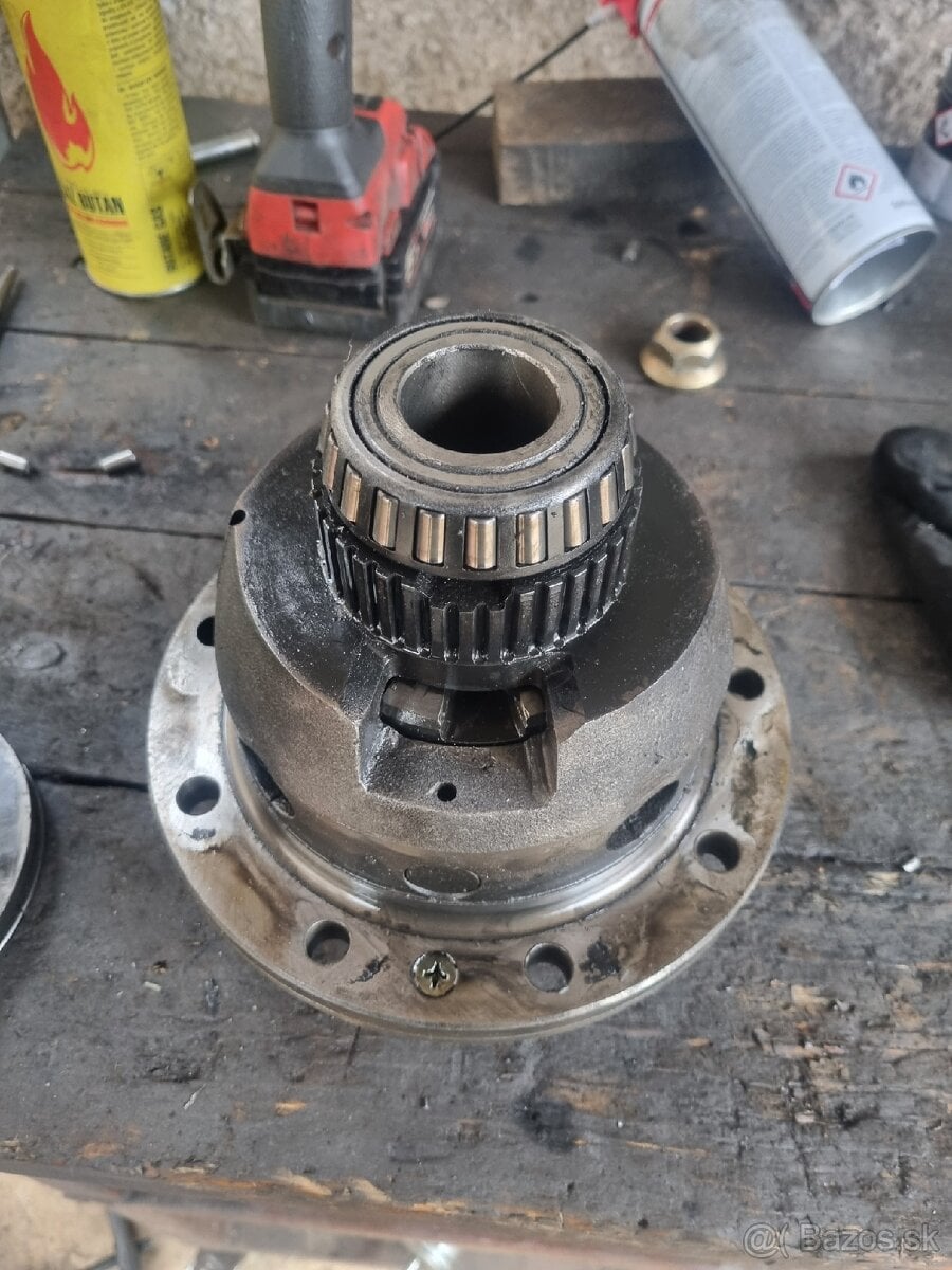 Uzávierka nissan patrol