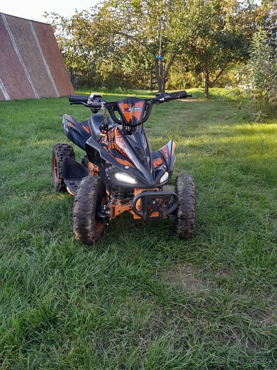 Predám detskú štvorkolku+prilba