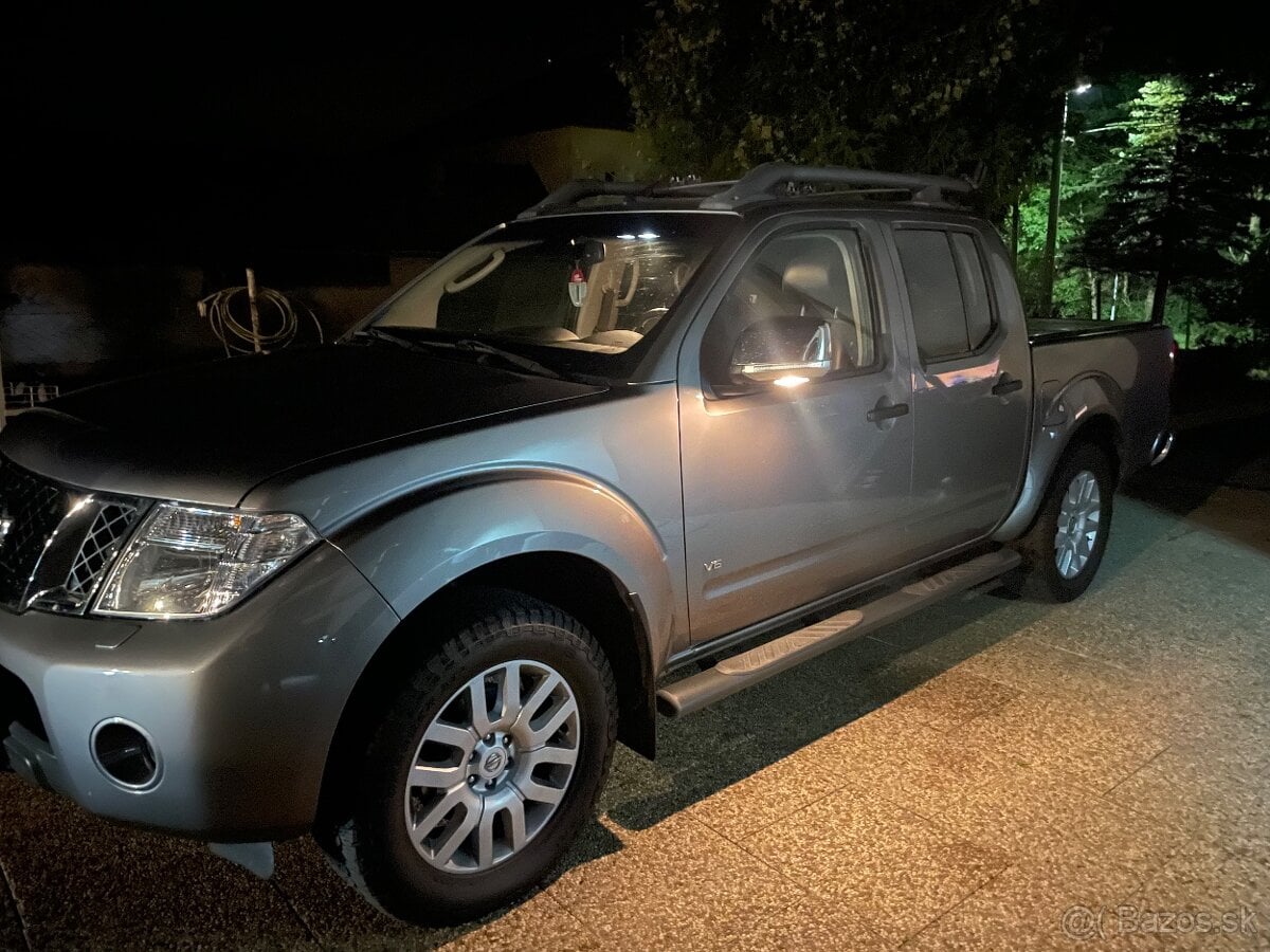 Nisan Navara V6