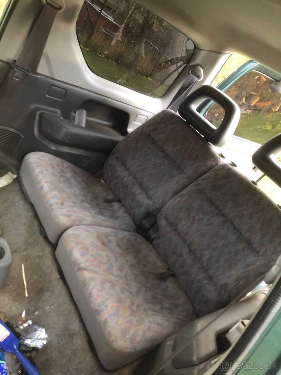 Predám sedačky na suzuki jimny
