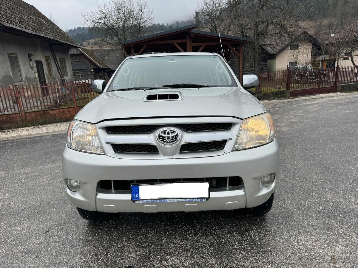 Predám Toyota Hilux 2.5, D-4D