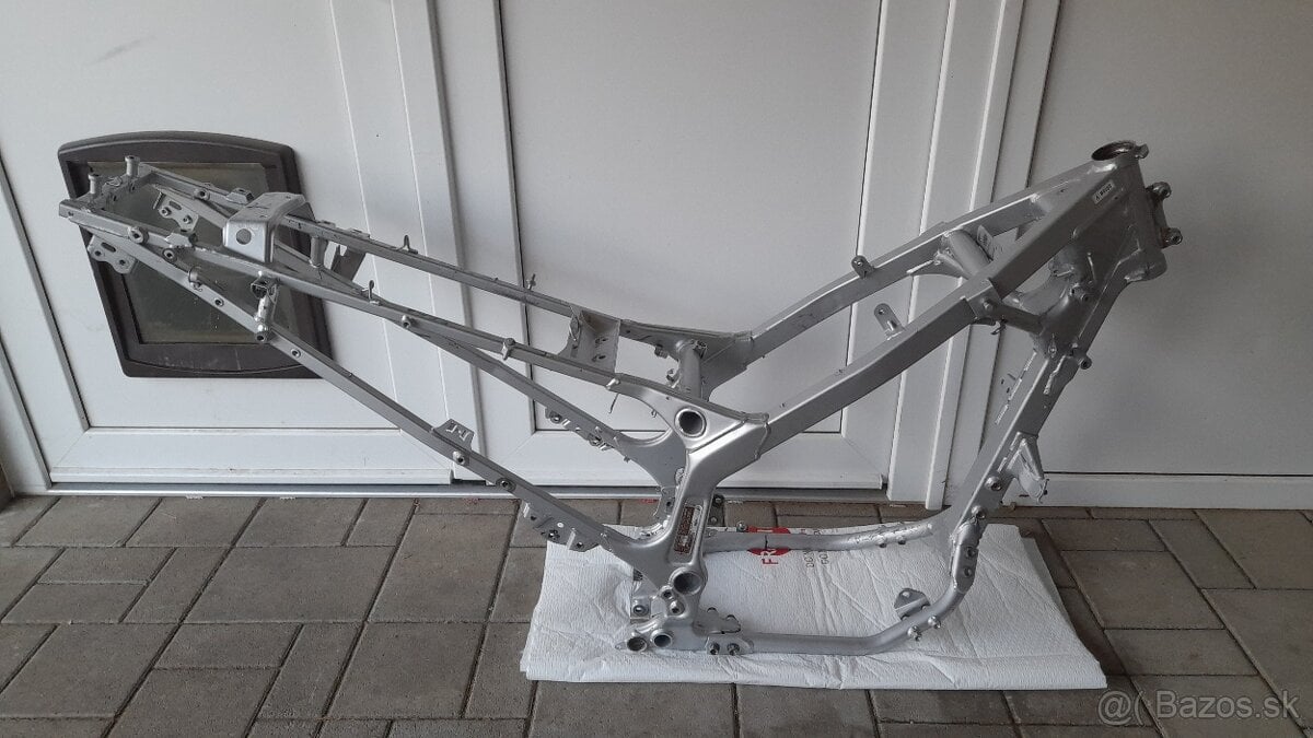 HONDA V 750 AFRICA TWIN RD07