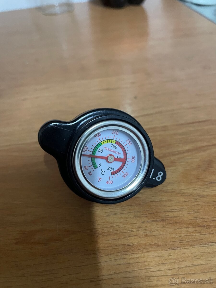 Uzáver nadržky chladiacej kvapaliny