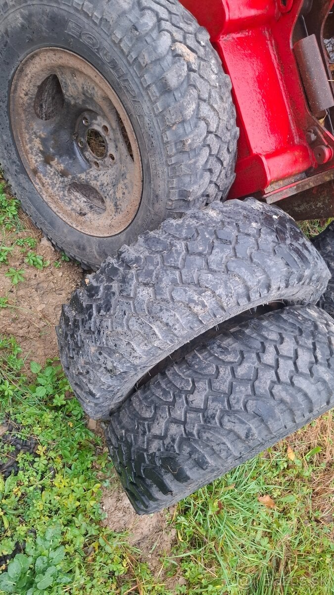 235/70 R16 Jeep Cherokee