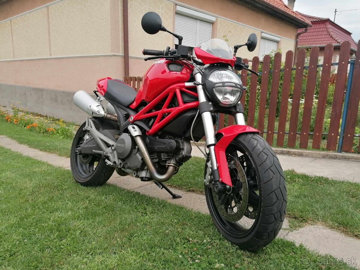 Ducati Monster 696+