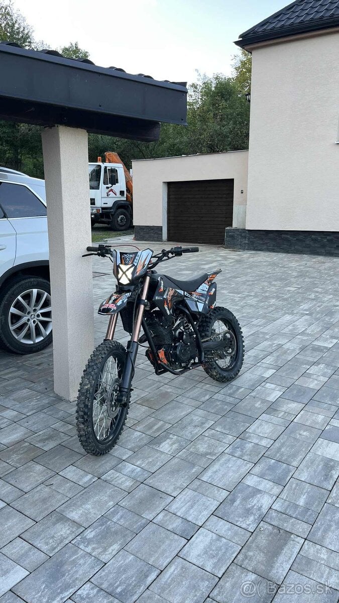 Predám motorku pitbike KXD 150 PRO