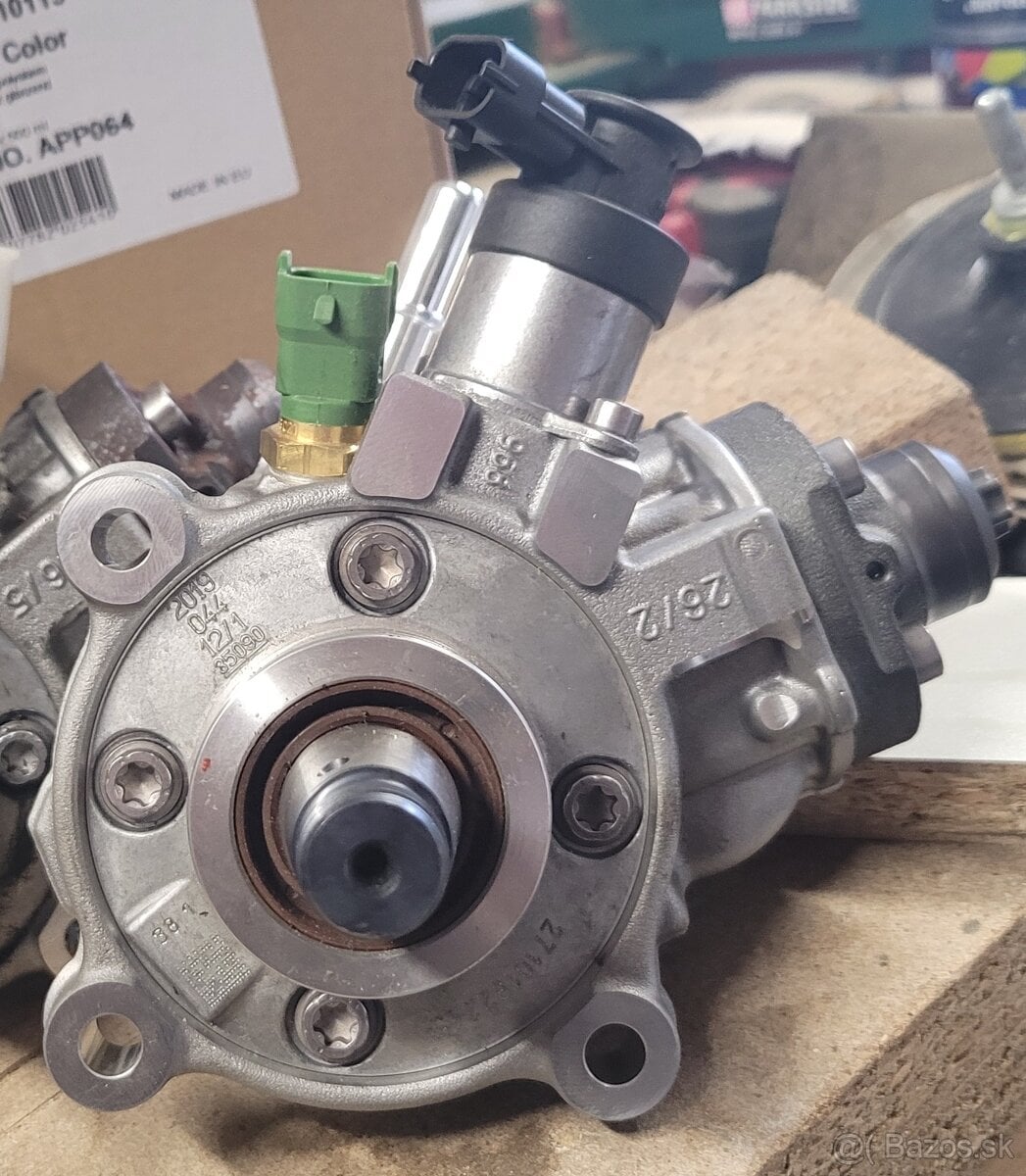 Palivove čerpadlo Land Rover LR073700