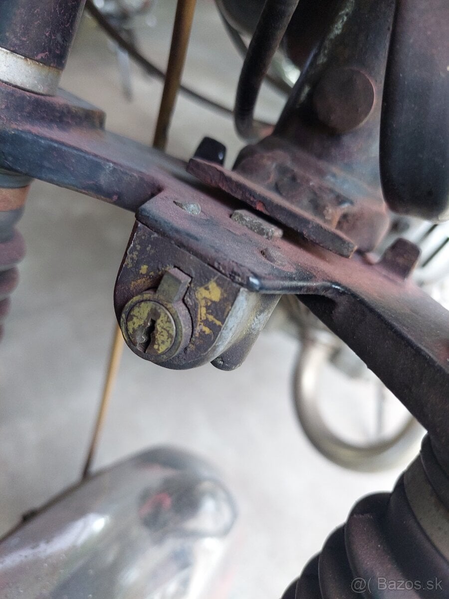 Jawa 90 drzak hranate nadrze, vicko