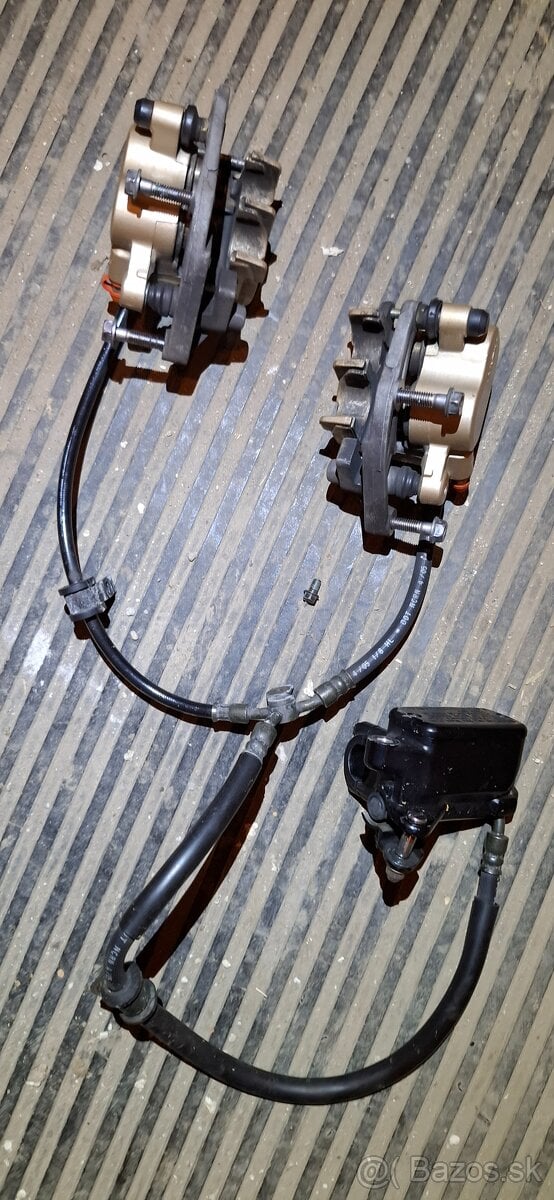 Honda CB600 Hornet 2005 predný brzdový systém