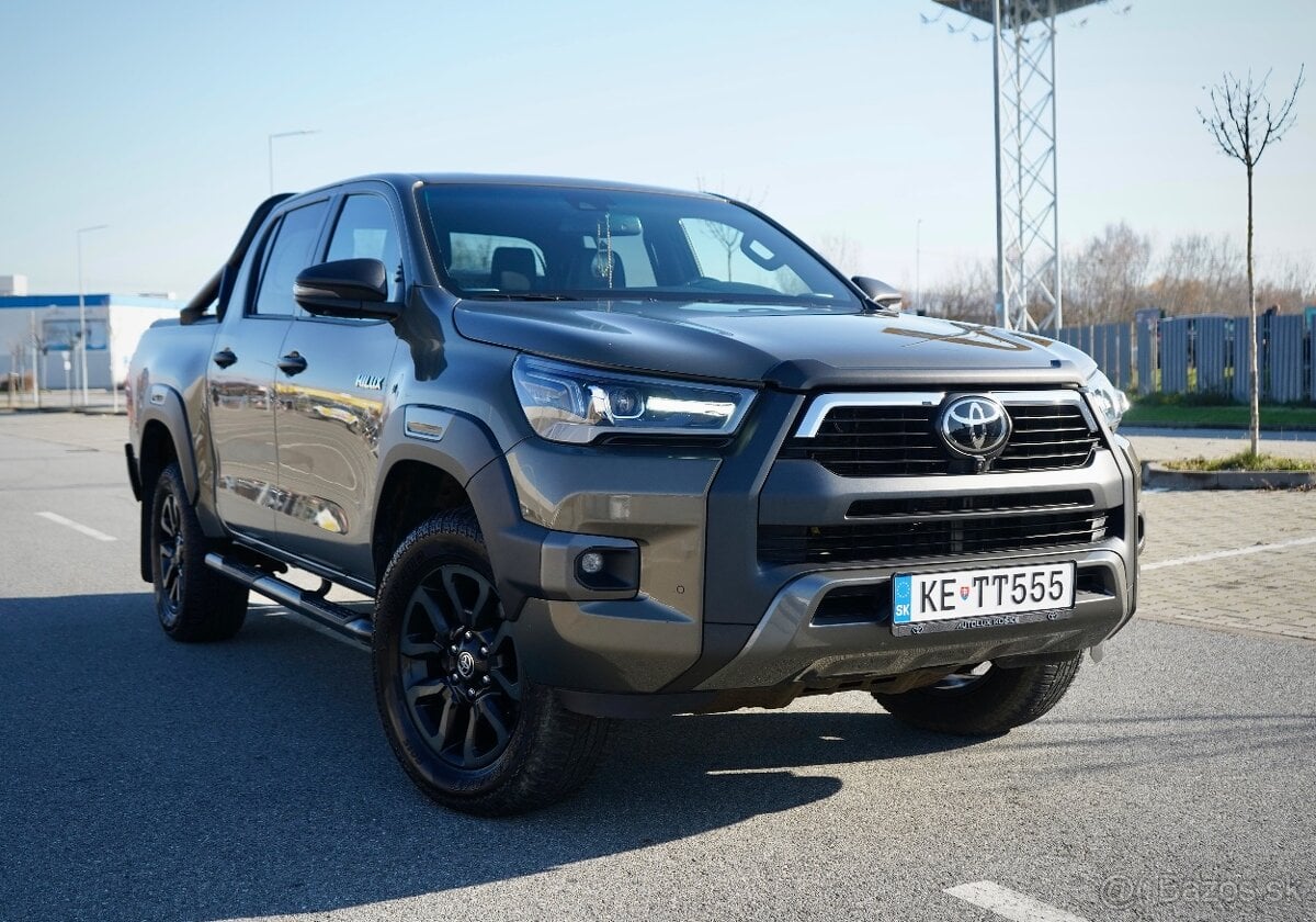 Toyota Hilux –  INVINCIBLE
