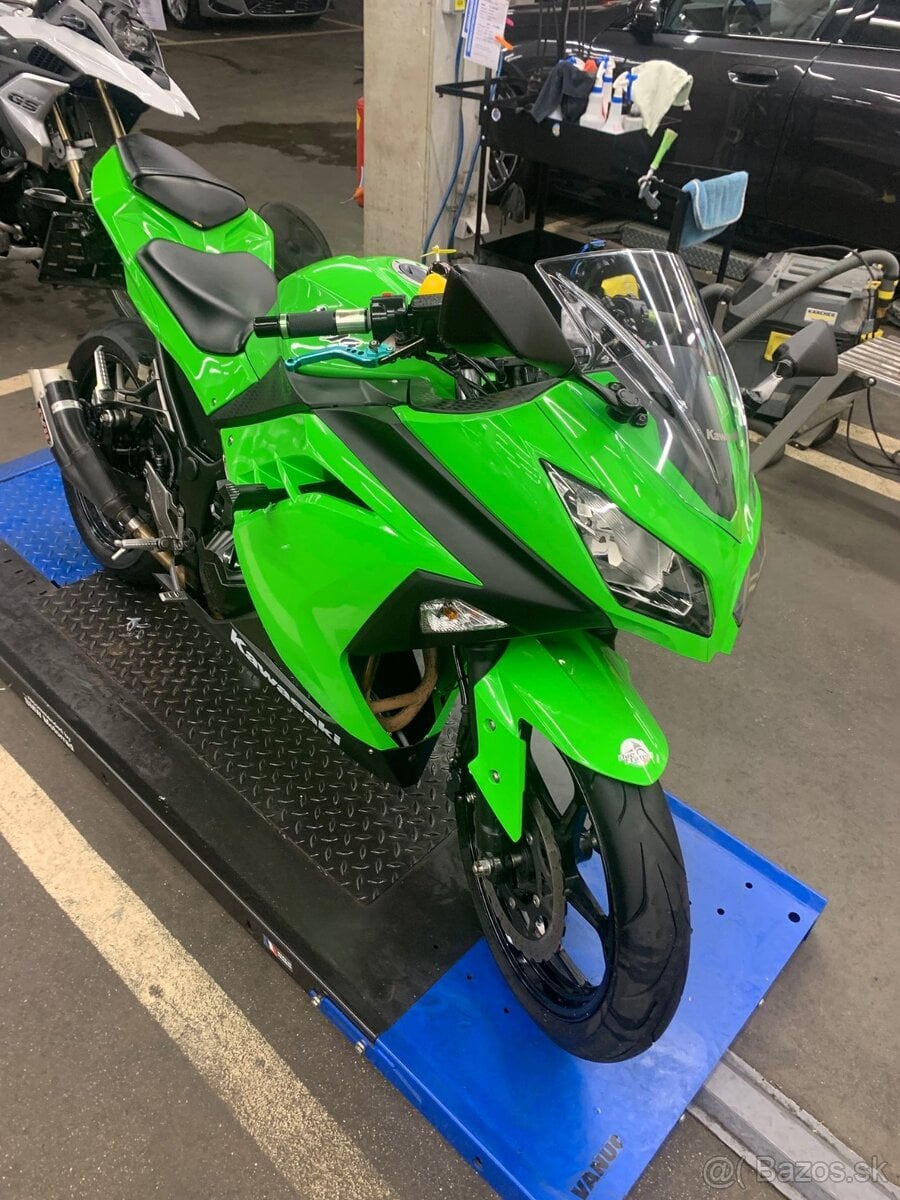 Kawasaki Ninja 300