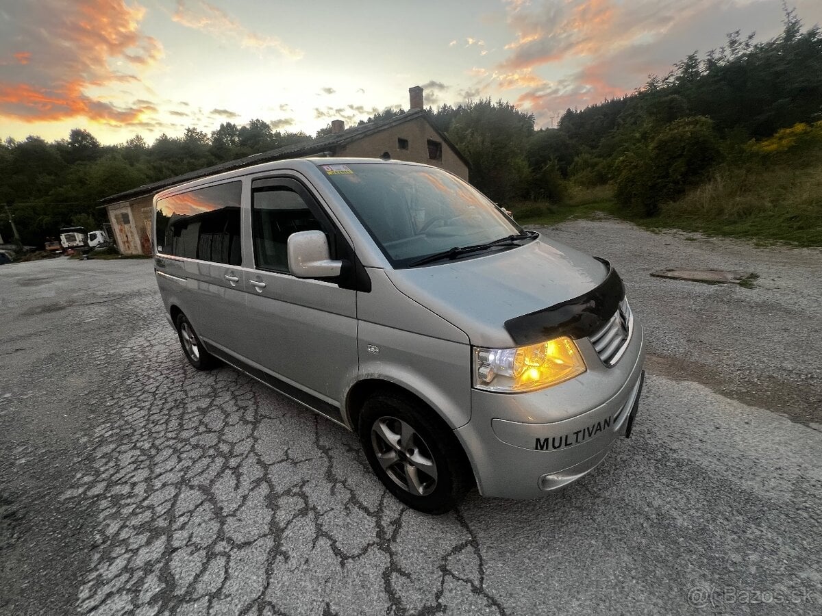 Predam volkswagen multivan T5 2.5 tdi