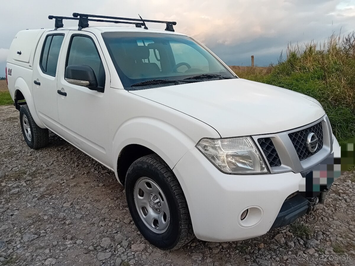 Predám Nissan Navara 4x4 2,5 dci  2013 DPH, 140 kw