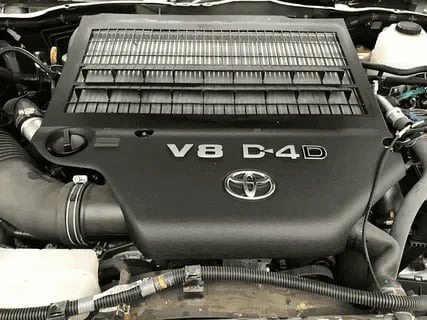 Predam komponenty z motora TOYOTA 1VD-FTV