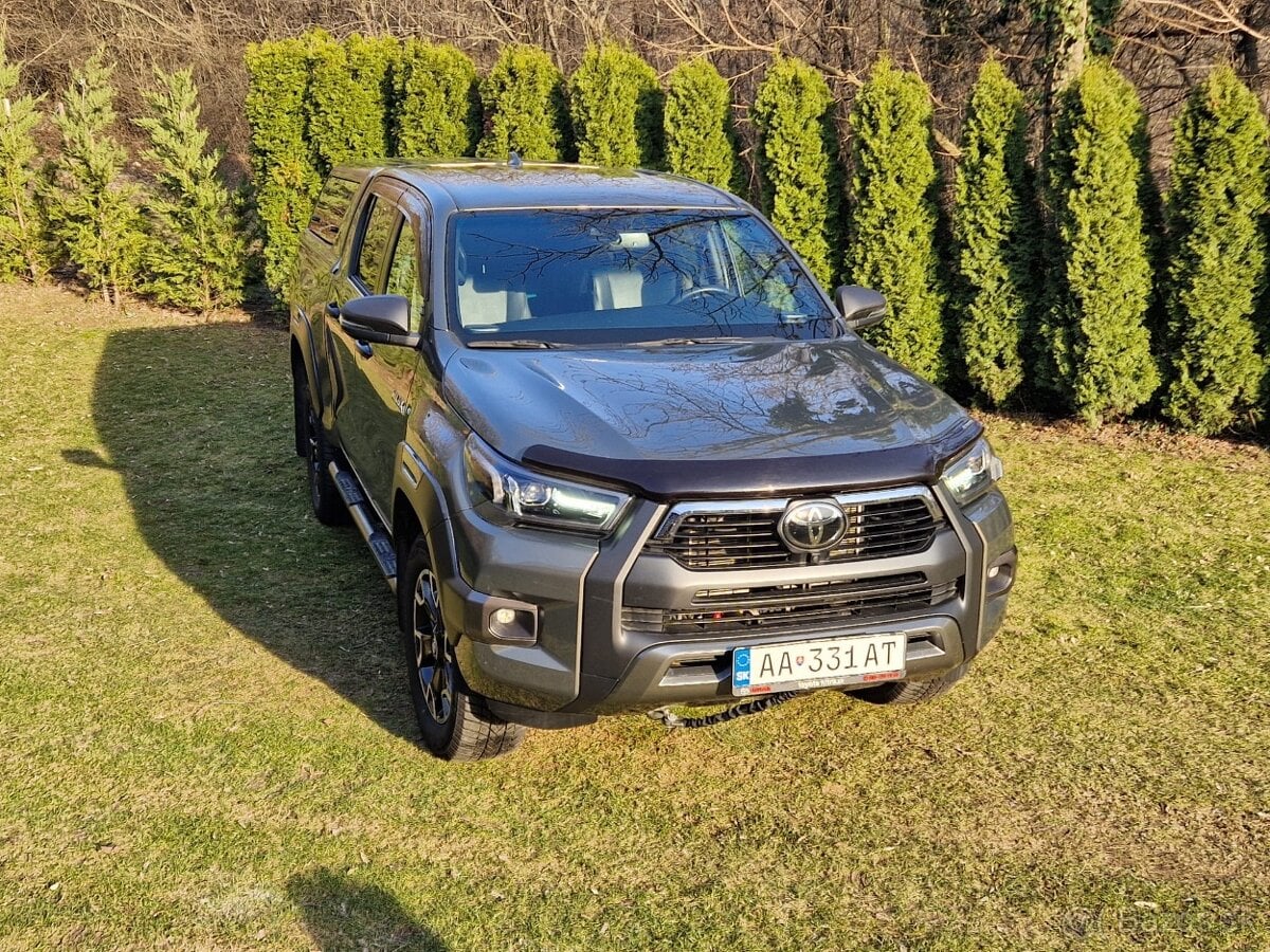 Toyota Hilux Invicible ( Sk Auto ) 2023