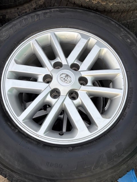 Predám ALU kolesá, ORIGINÁL HILUX R17", 6x139,7 ET30